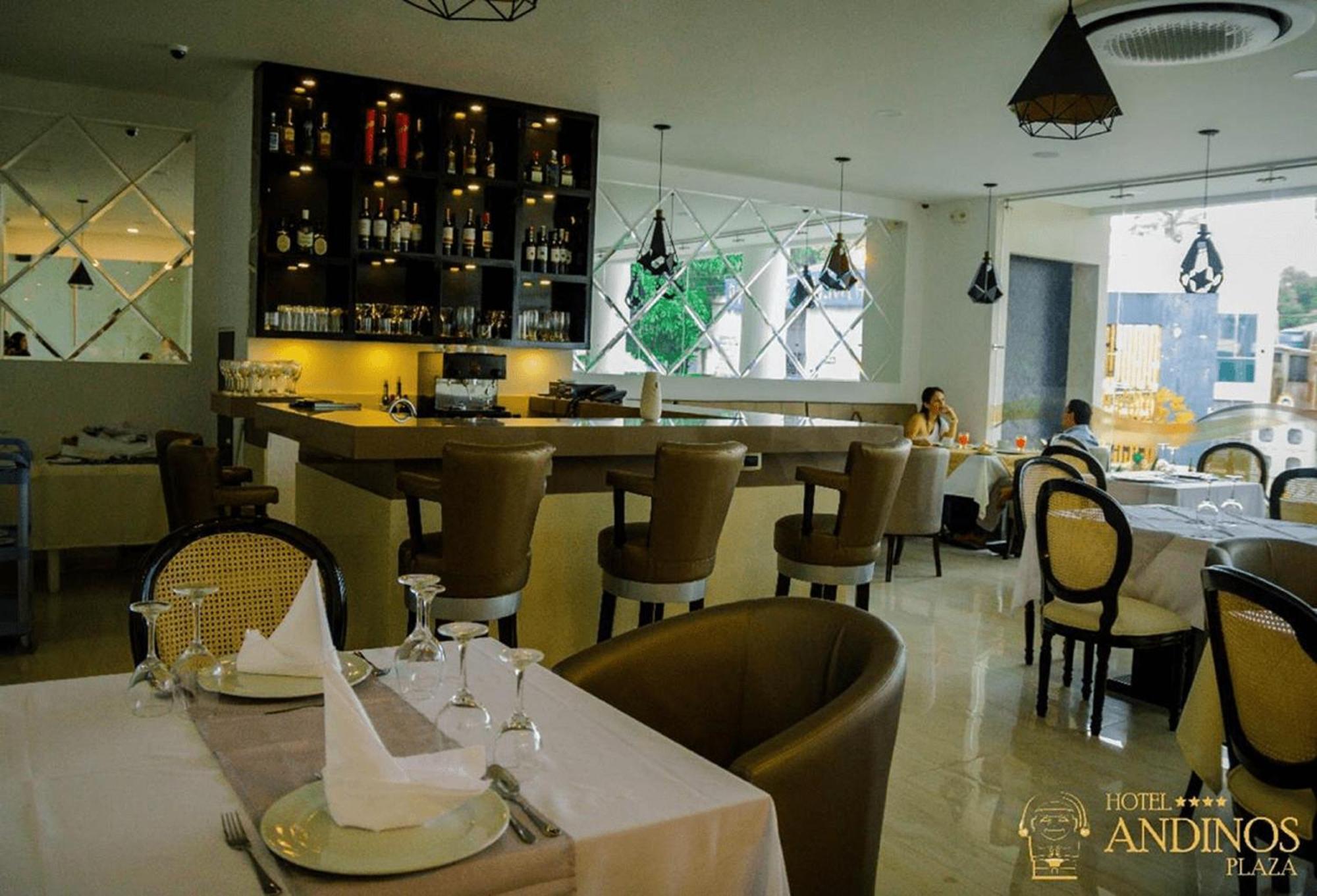 Hotel Andinos Plaza Florencia Florencia  Zewnętrze zdjęcie