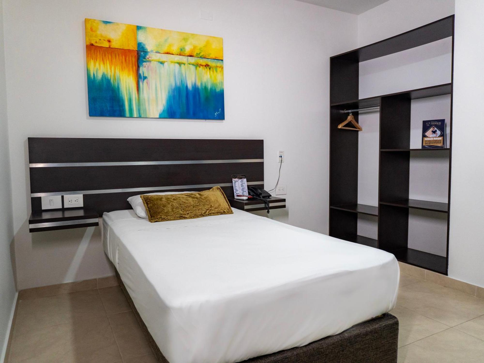 Hotel Andinos Plaza Florencia Florencia  Zewnętrze zdjęcie