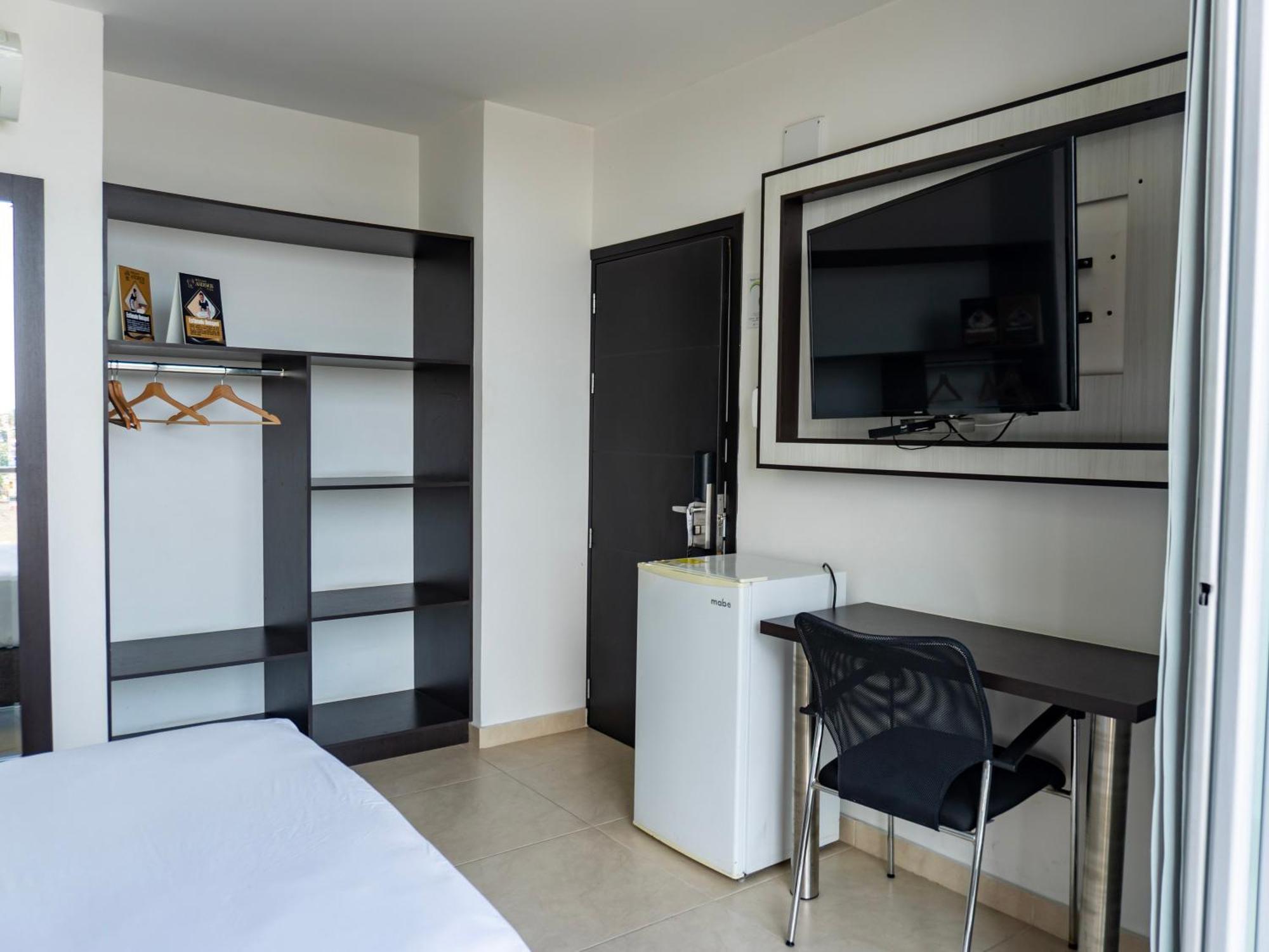 Hotel Andinos Plaza Florencia Florencia  Zewnętrze zdjęcie