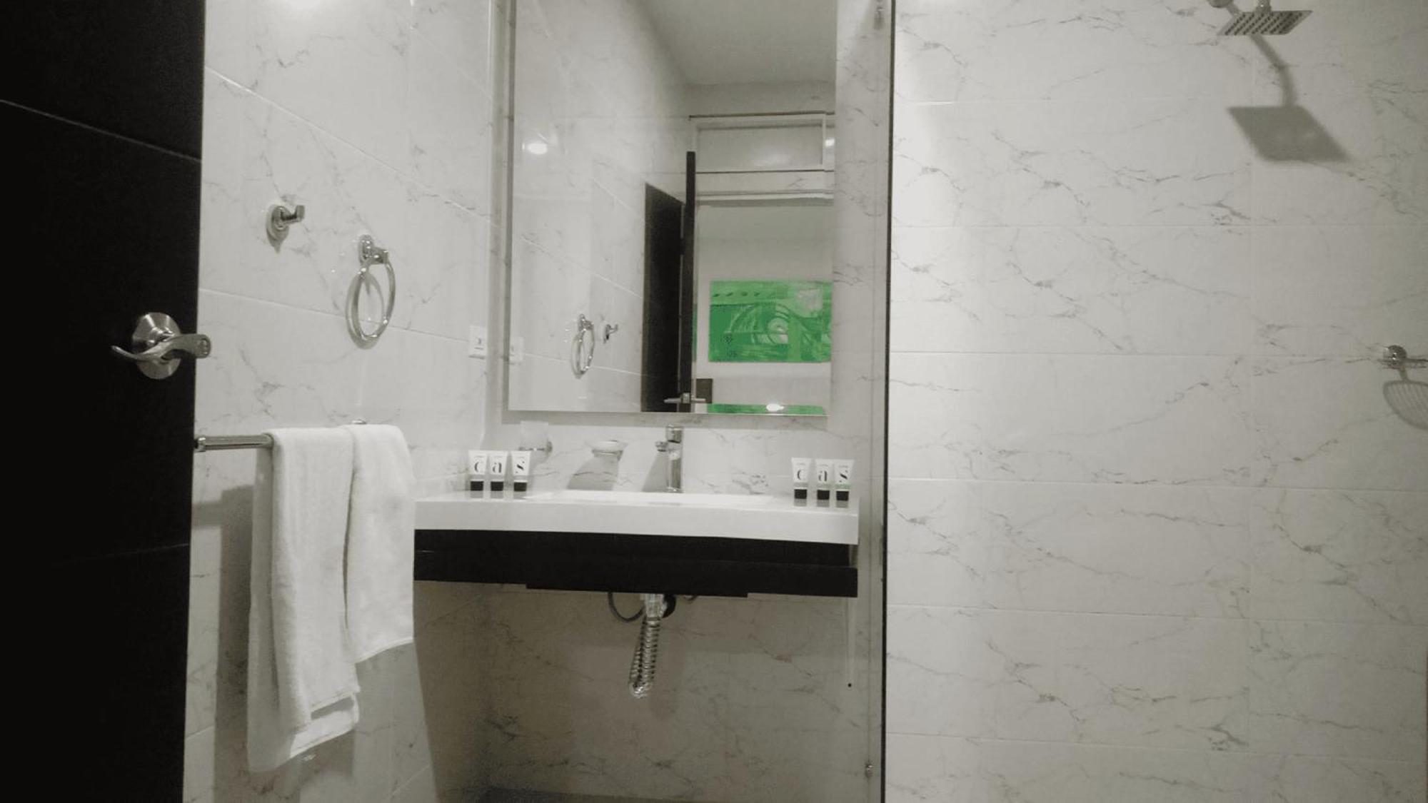 Hotel Andinos Plaza Florencia Florencia  Zewnętrze zdjęcie
