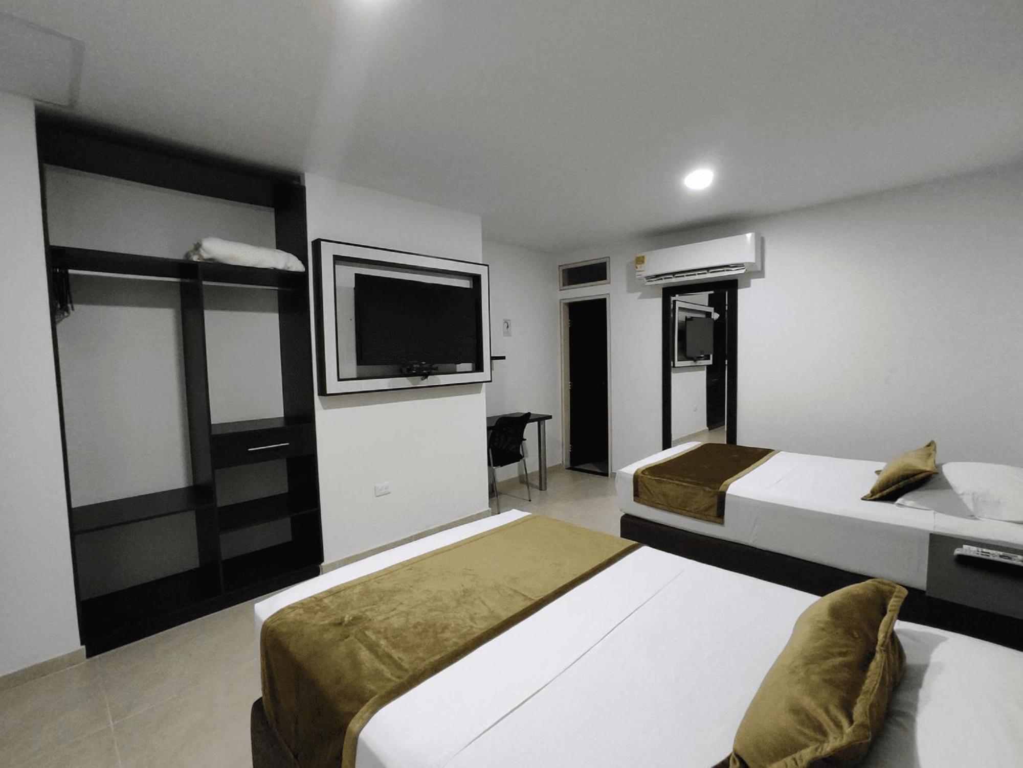 Hotel Andinos Plaza Florencia Florencia  Zewnętrze zdjęcie